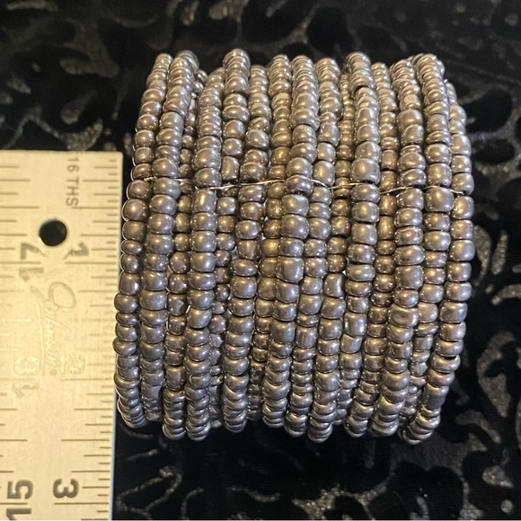 Pewter seed bead cuff GUC 2 1/2”x 2 1/2” best for wrists under 7” see pics - Picture 4 of 5